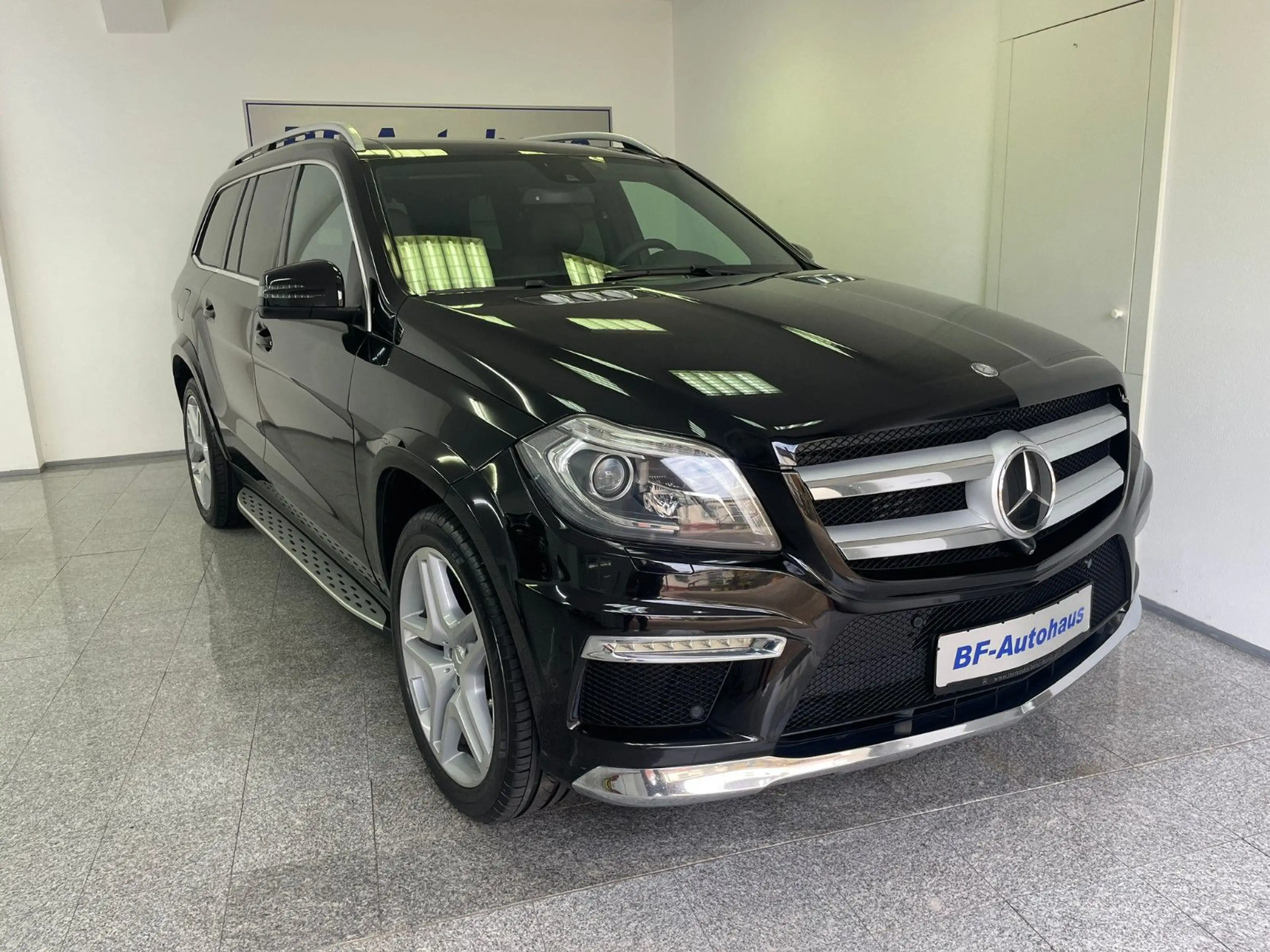 Mercedes-Benz GL 350 BlueTEC 4MATIC/ Vollausstattung/ AMG Line — photo 3