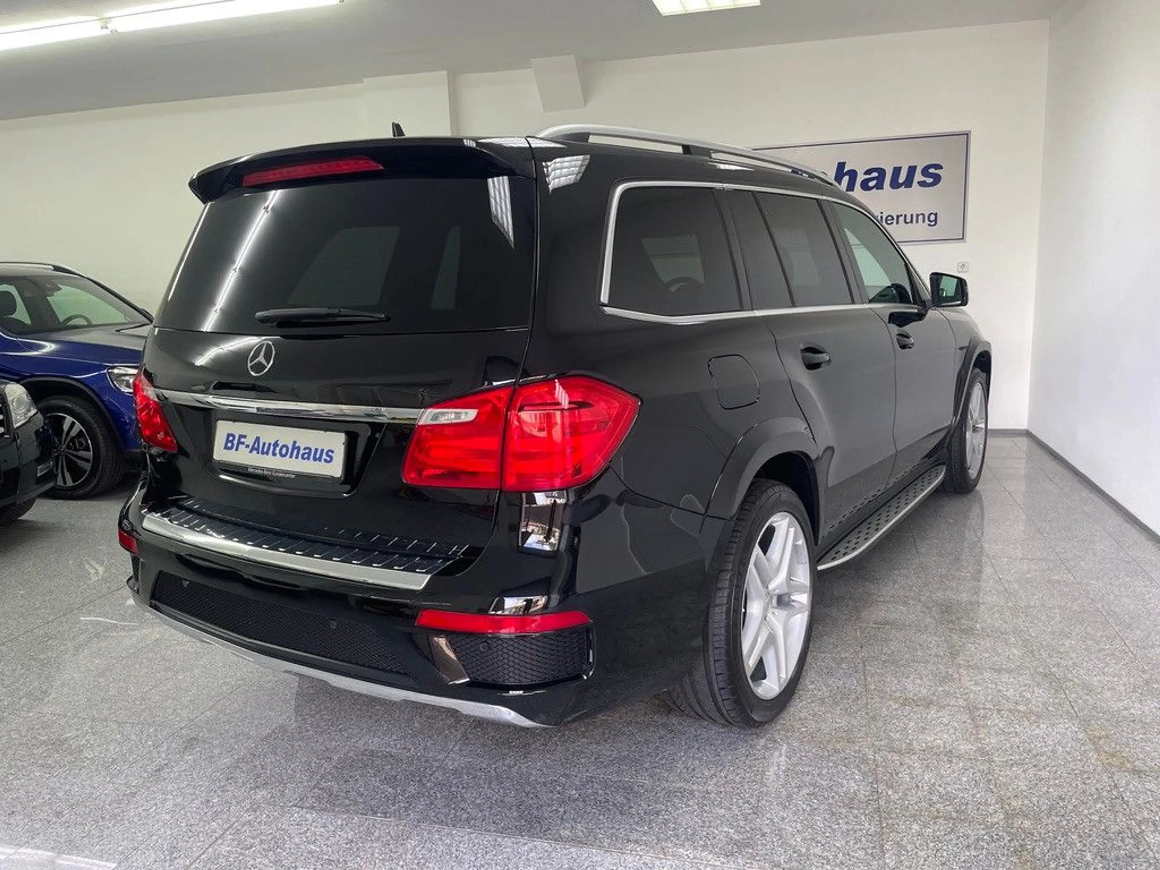 Mercedes-Benz GL 350 BlueTEC 4MATIC/ Vollausstattung/ AMG Line — photo 7