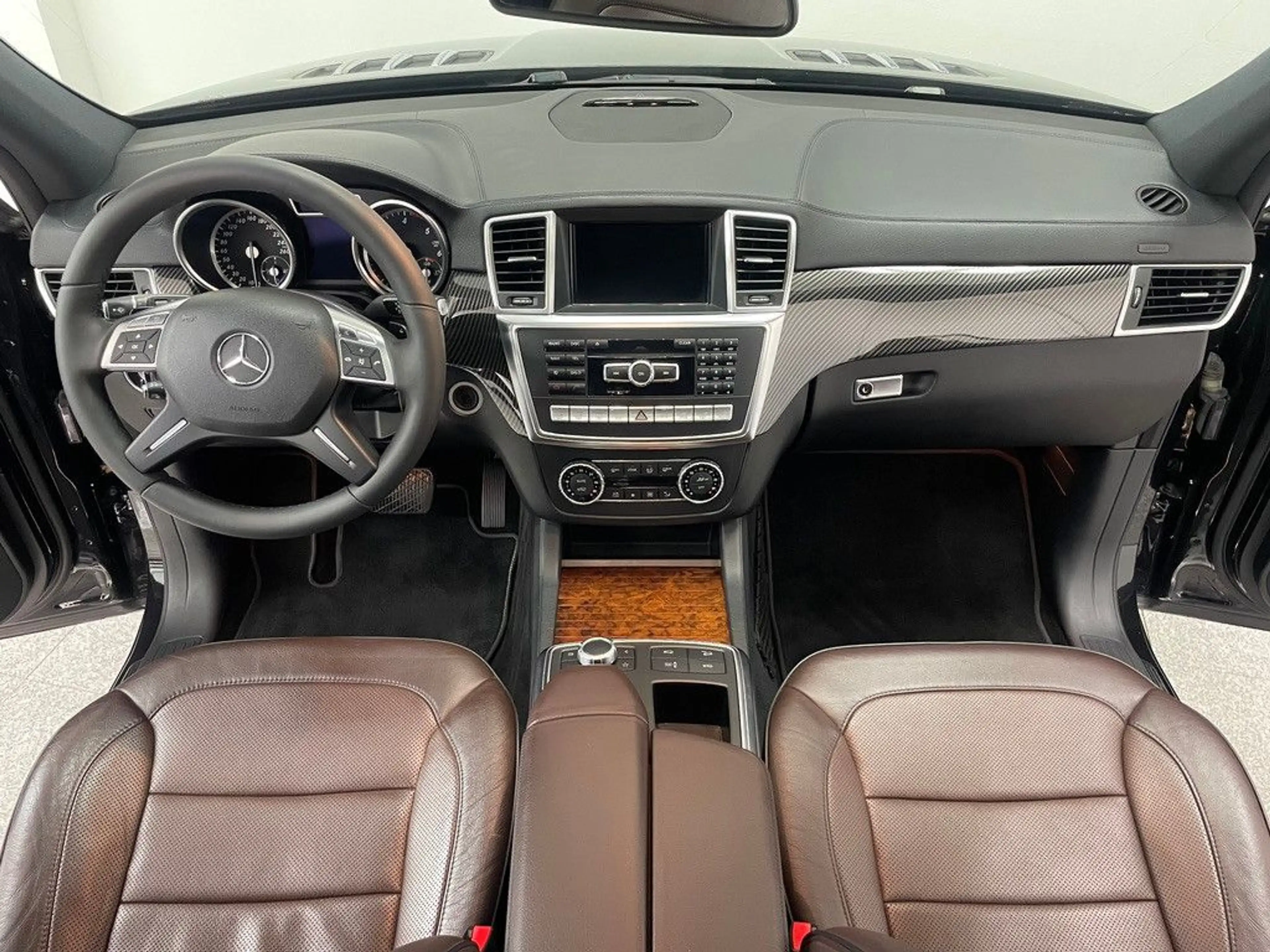 Mercedes-Benz GL 350 BlueTEC 4MATIC/ Vollausstattung/ AMG Line — photo 11