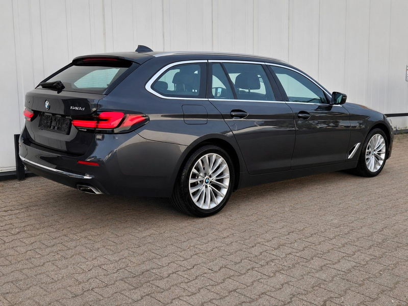 BMW 540 d xDr*LUXURY LINE*HUD*SITZBELÜFT.*ACC*HARMAN — photo 6
