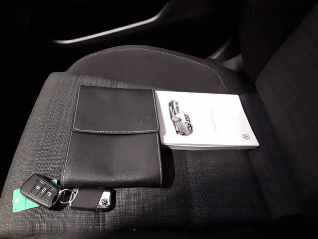 Volkswagen Passat view 12