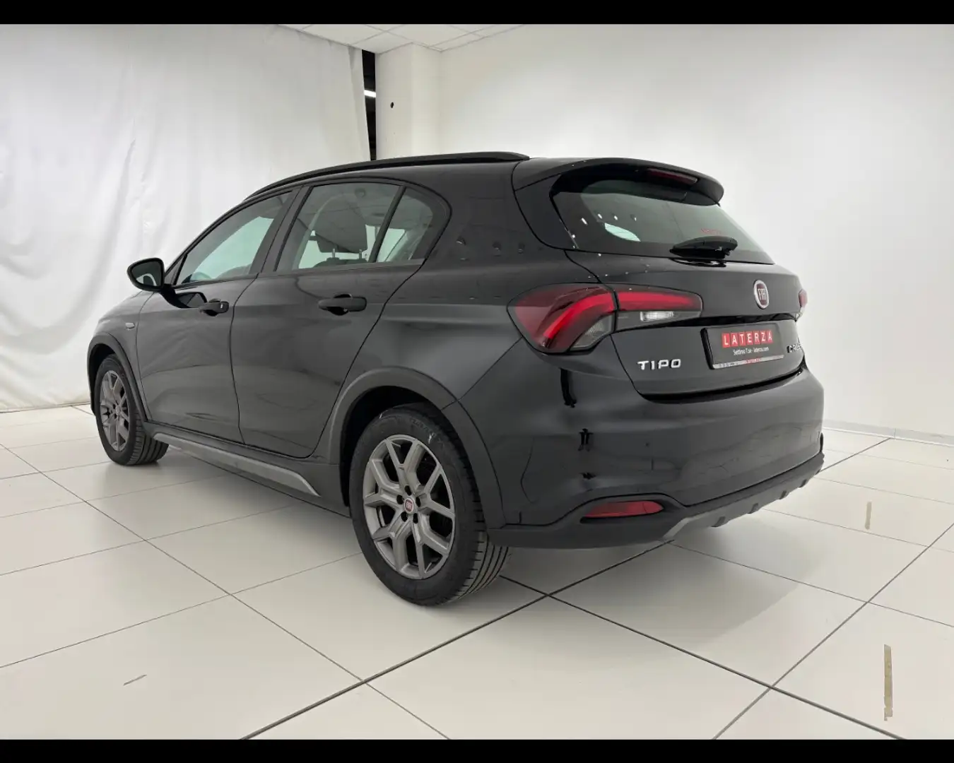 Fiat Tipo 5 Porte 1.0  City Cross Nero - 2