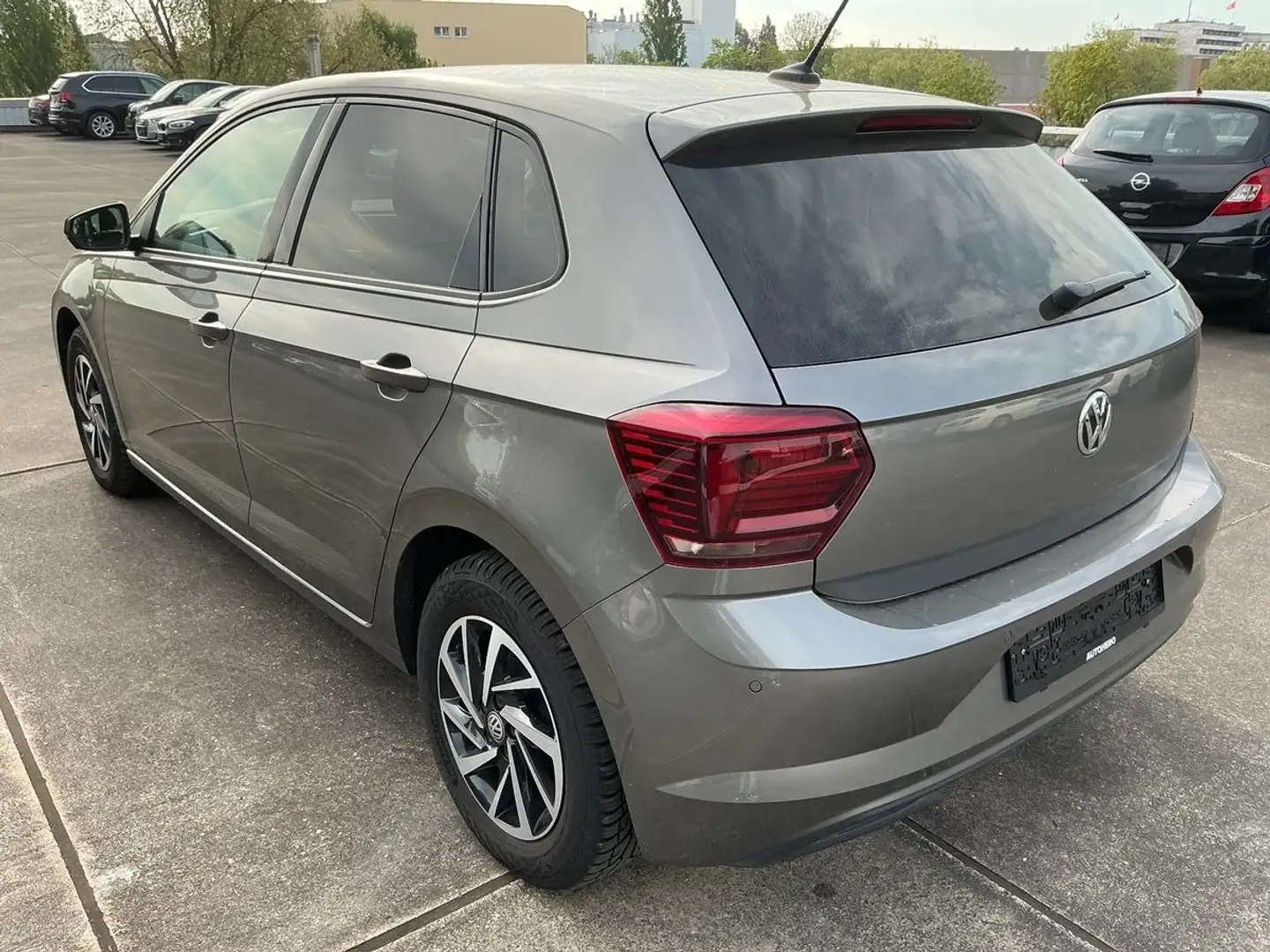 Volkswagen Polo Polo 1.0 TSi Beats Gris - 1