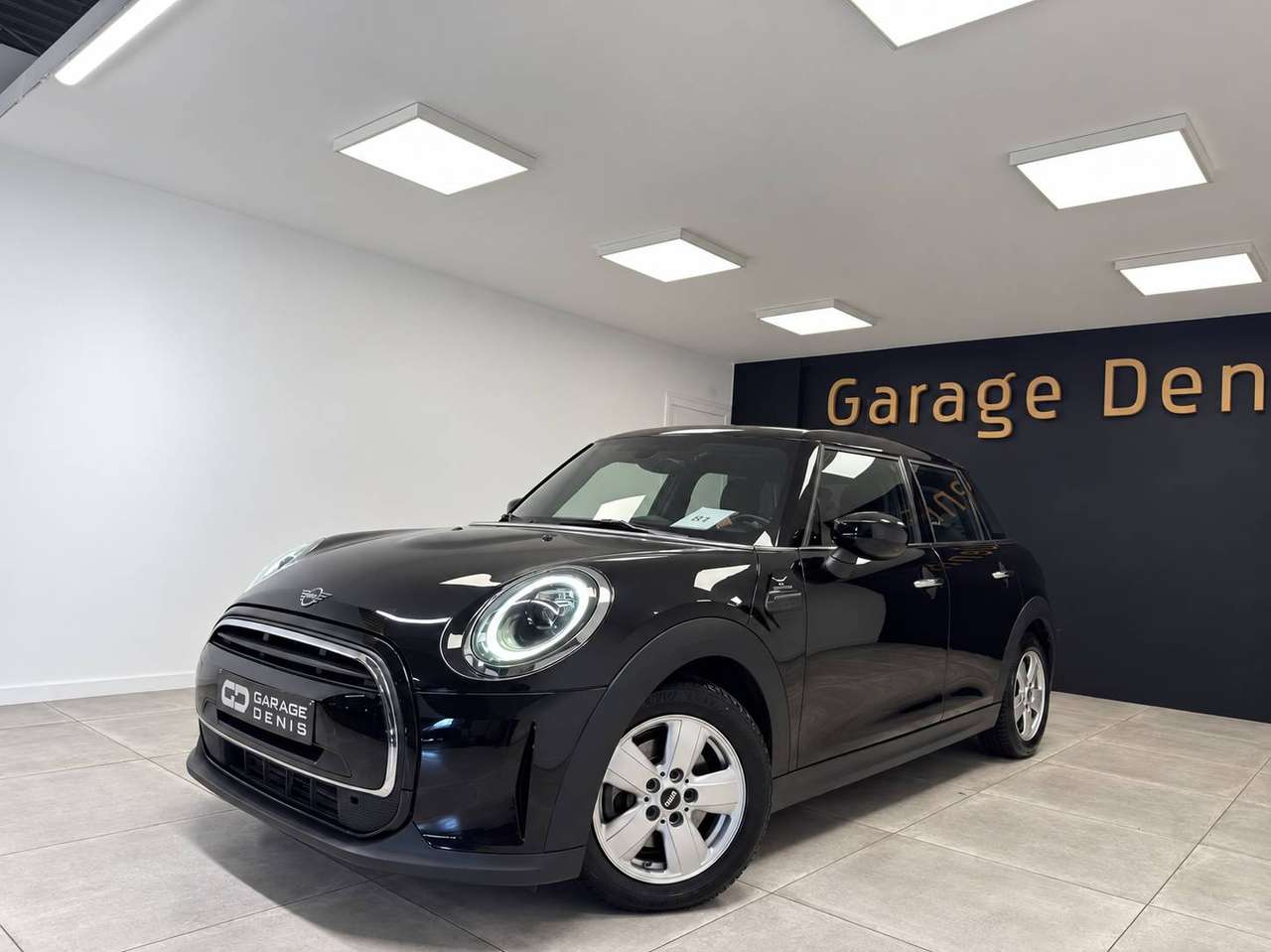 MINI One — photo 1