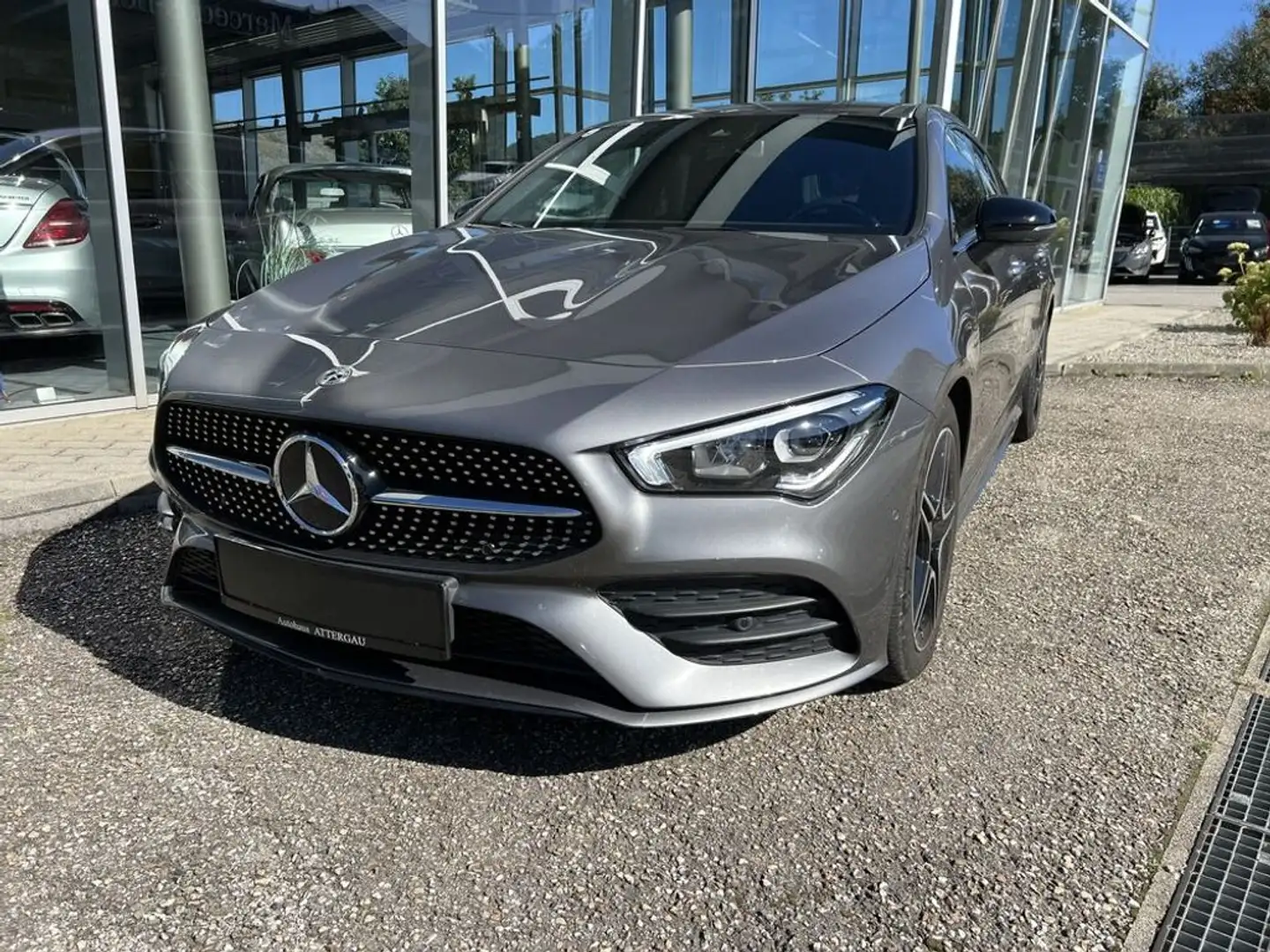 Mercedes-Benz CLA 200 d °AMG-line° Grau - 1