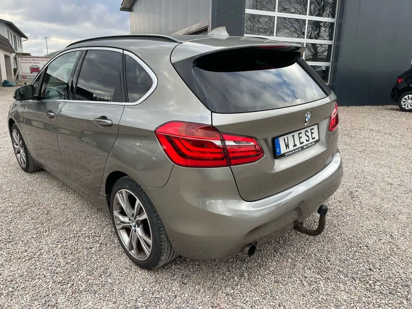 BMW 218 Active Tourer Automatik Panorama+LED+AHK+ Argento - 2