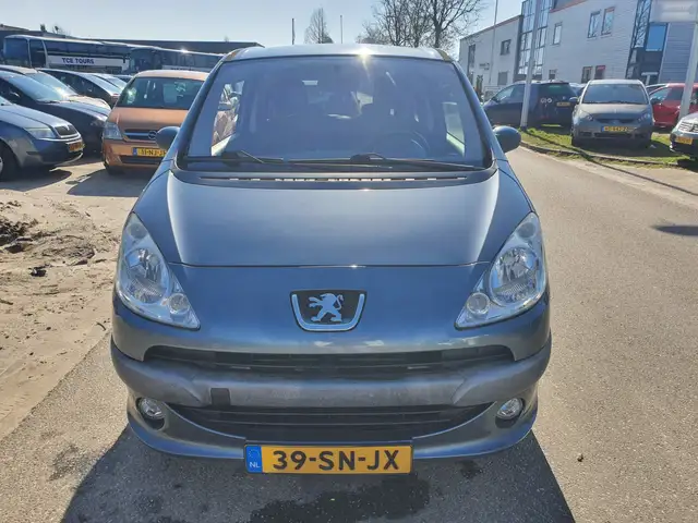 Peugeot 1007 view 8