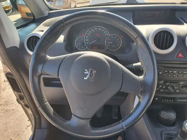 Peugeot 1007 view 15