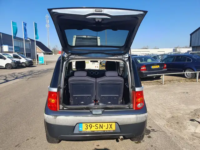 Peugeot 1007 view 5
