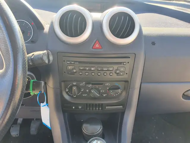 Peugeot 1007 view 9