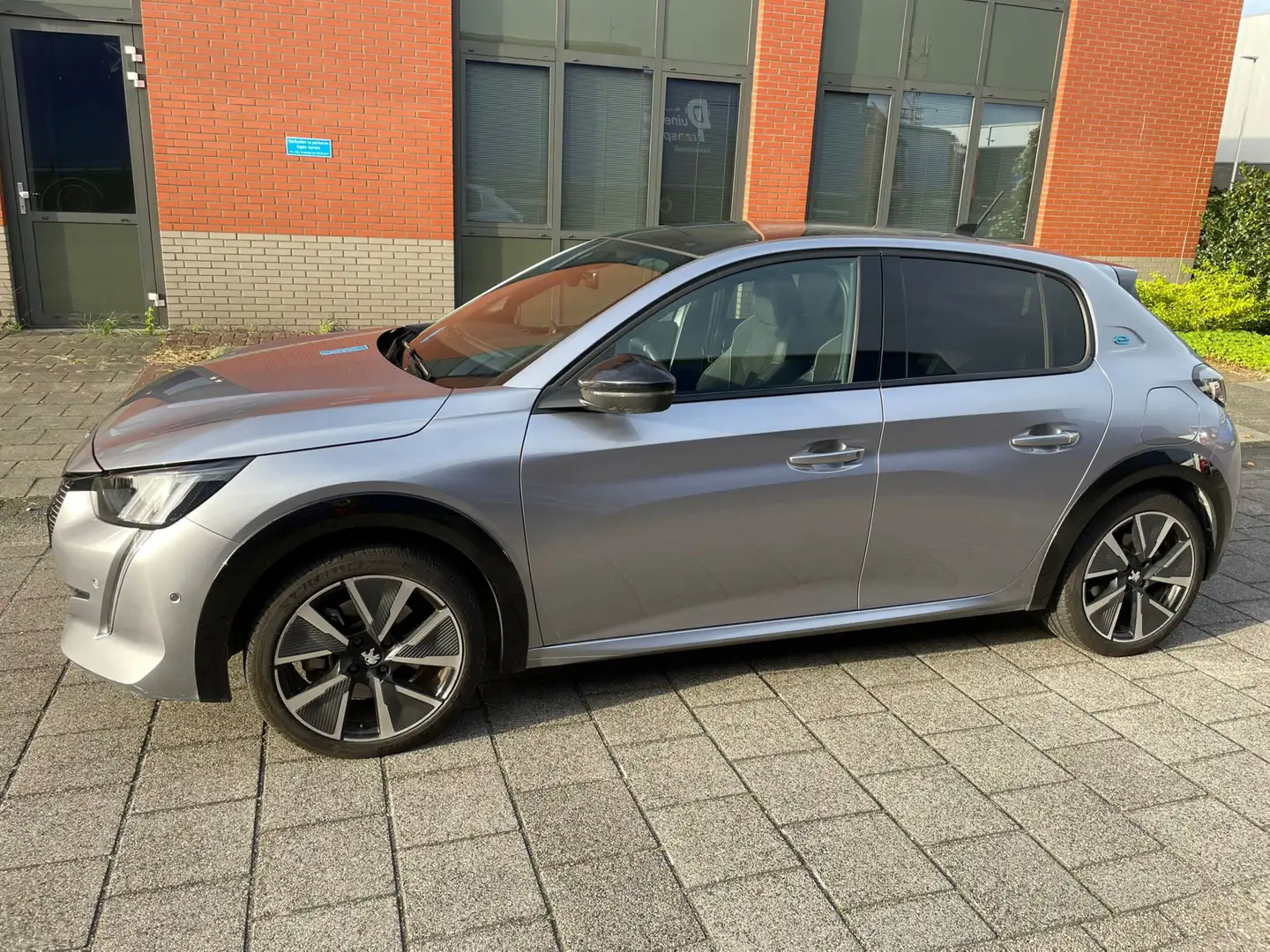 Peugeot 208 208 EV GT Pack 50 kWh Grijs - 1