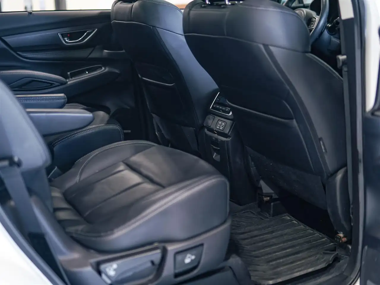 Subaru Ascent снимка Subaru Ascent