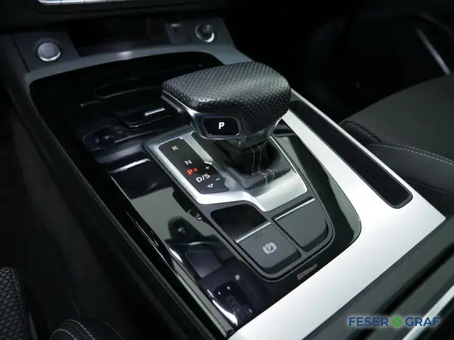 Audi Q5 view 7