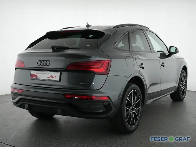 Audi Q5 view 2