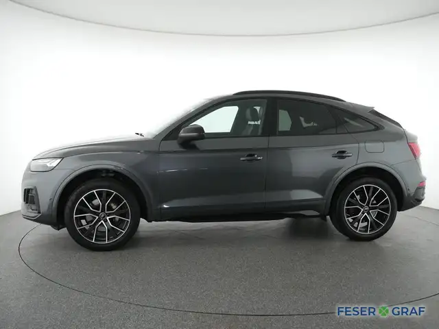 Audi Q5 view 12