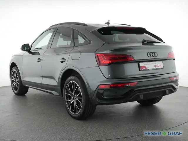 Audi Q5 view 11