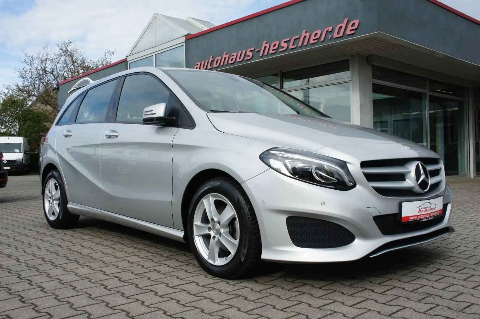 Mercedes-Benz B 180 7G-DCT Sports Tourer *LED*PDC*SHZ*KLIMA* Argent - 2