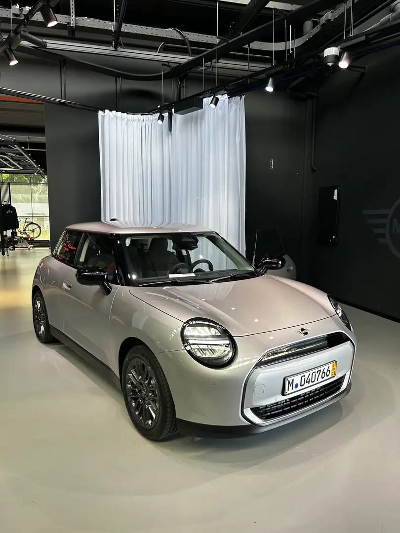 MINI Cooper E Essential Trim - 2