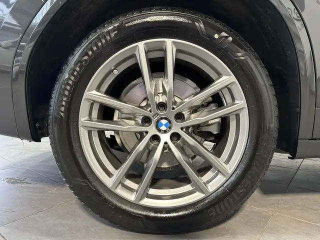 BMW X3 view 3
