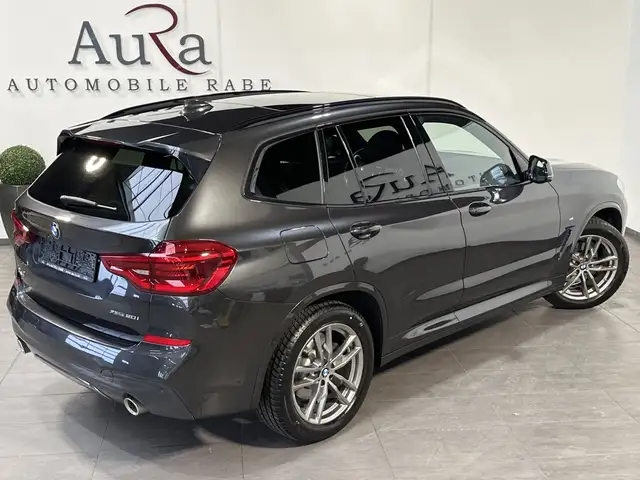 BMW X3 view 5