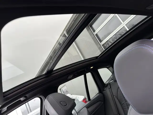 BMW X3 view 10