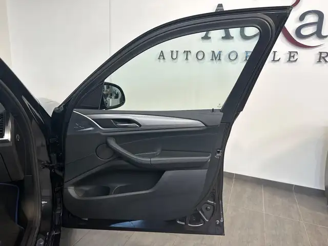 BMW X3 view 7