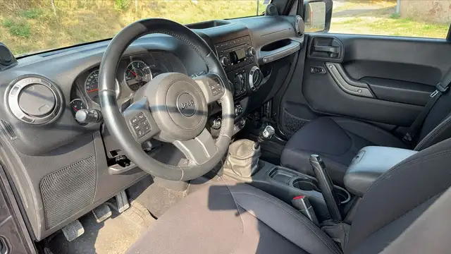 Jeep Wrangler view 8
