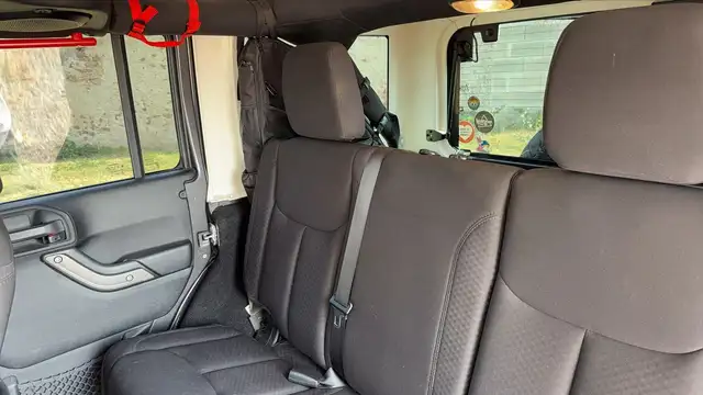 Jeep Wrangler view 9
