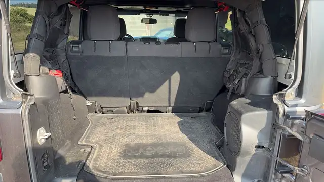 Jeep Wrangler view 14