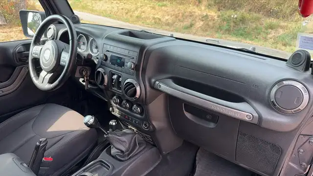 Jeep Wrangler view 10