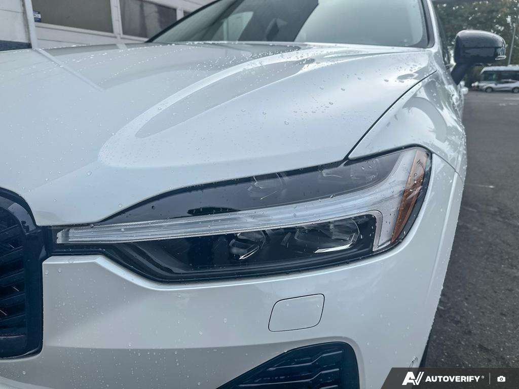 2026 Volvo XC60 T8 AWD Plus Dark Theme thumb 8