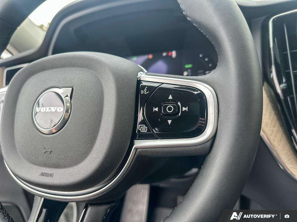 2026 Volvo XC60 T8 AWD Plus Dark Theme thumb 16
