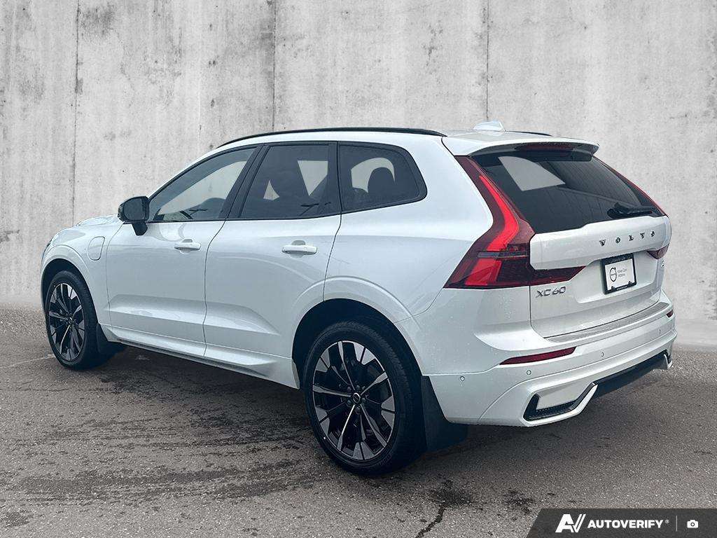 2026 Volvo XC60 T8 AWD Plus Dark Theme alt 4