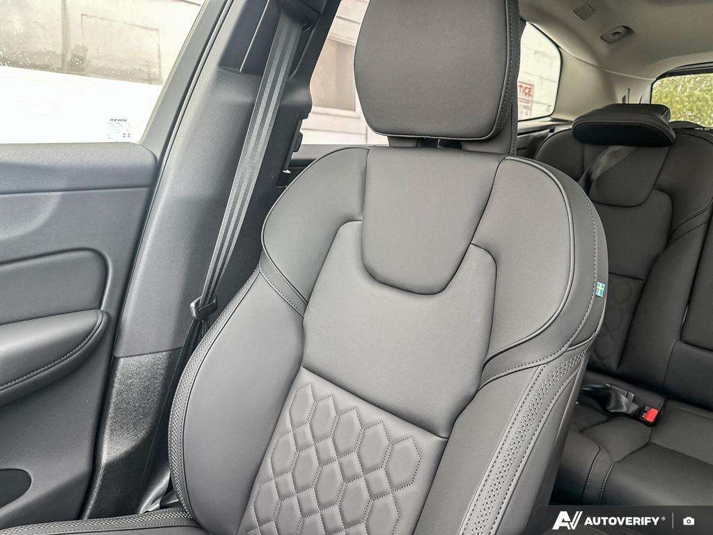 2026 Volvo XC60 T8 AWD Plus Dark Theme thumb 20