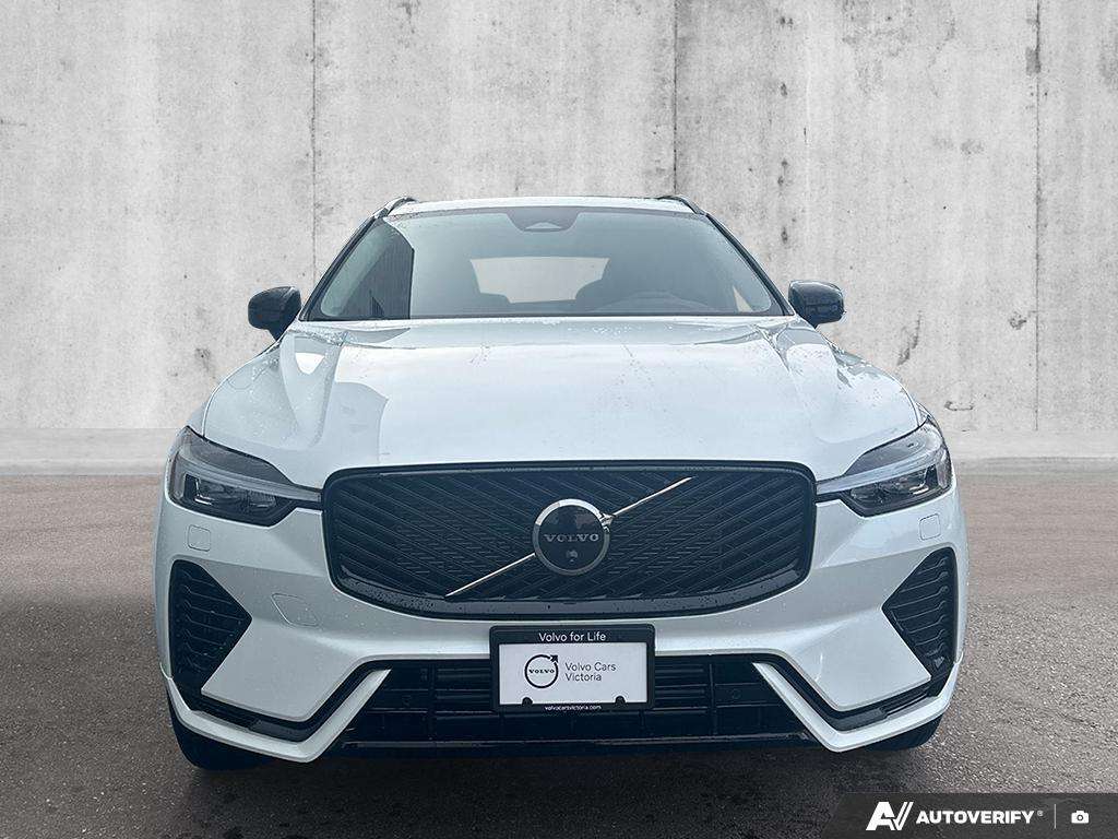 2026 Volvo XC60 T8 AWD Plus Dark Theme alt 2