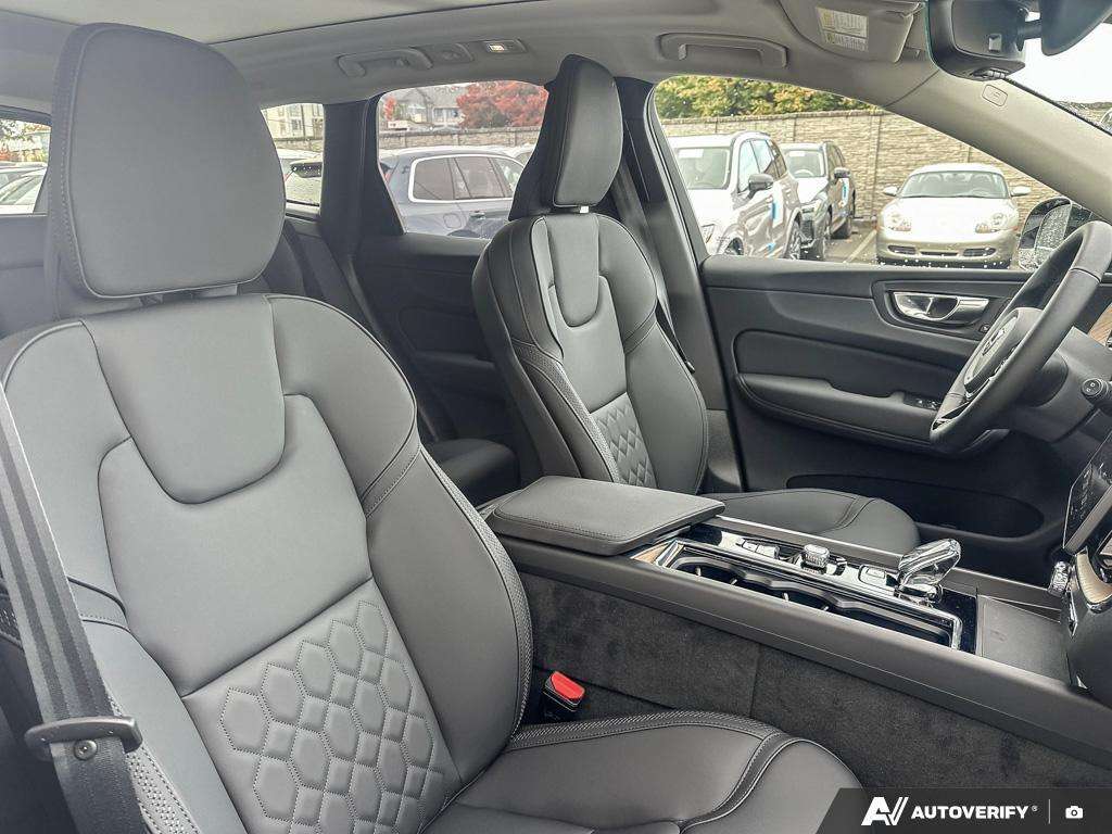 2026 Volvo XC60 T8 AWD Plus Dark Theme thumb 22