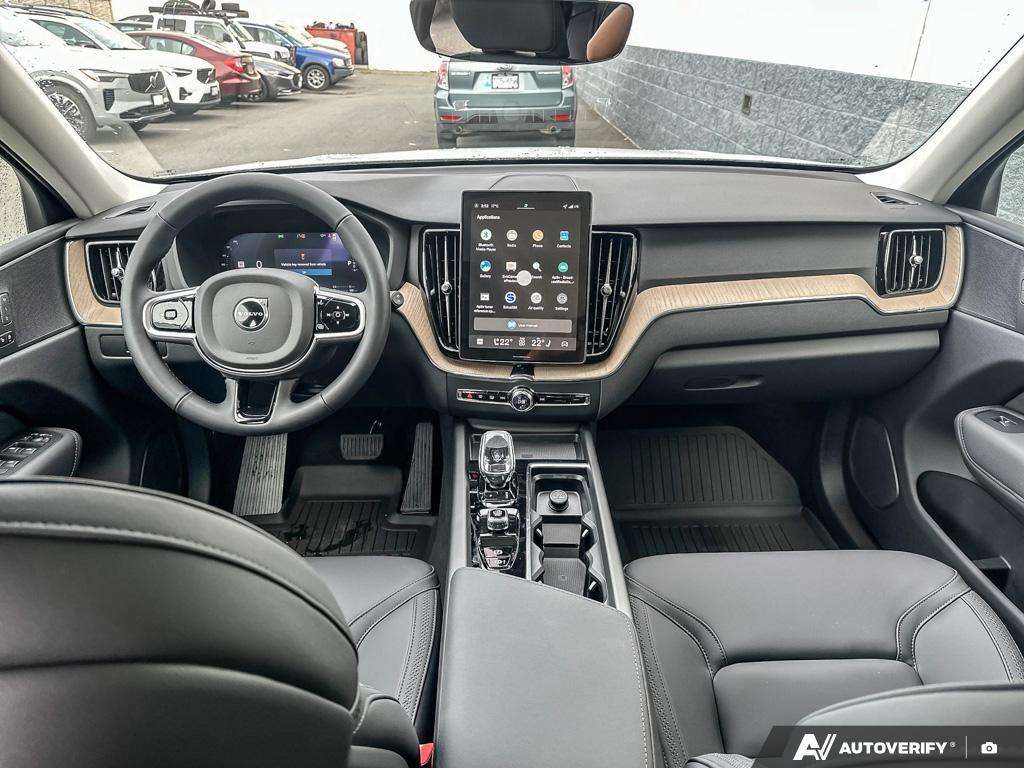 2026 Volvo XC60 T8 AWD Plus Dark Theme thumb 24