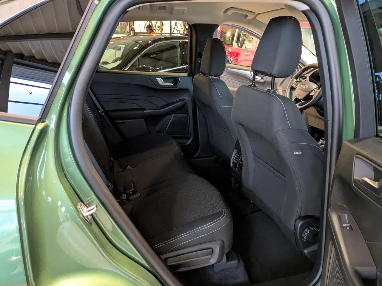 Ford Kuga 2.5 l FHEV 180 kW Titanium 6