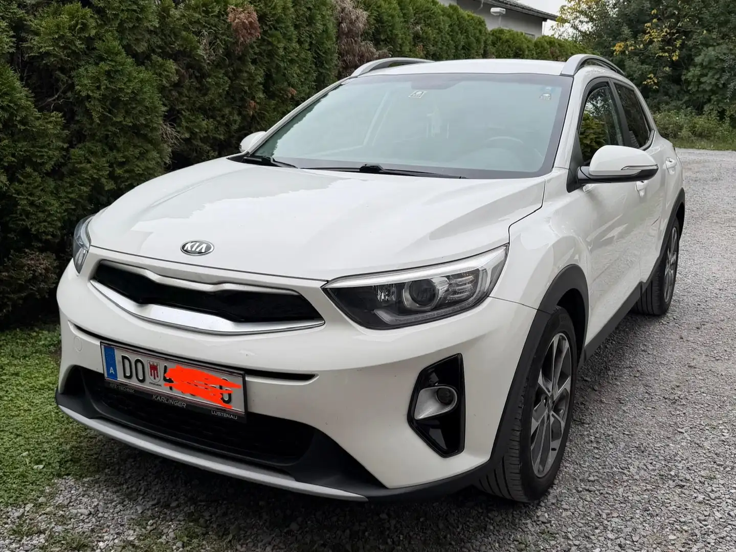 Kia Stonic Stonic 1,4 MPI ISG Silber Silber Weiß - 1
