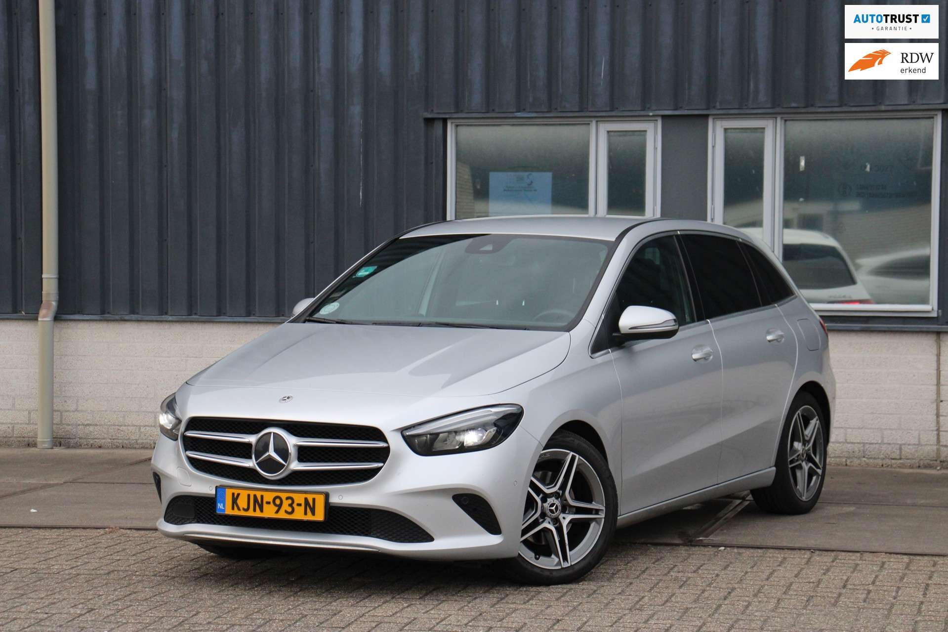 Mercedes-Benz B 200