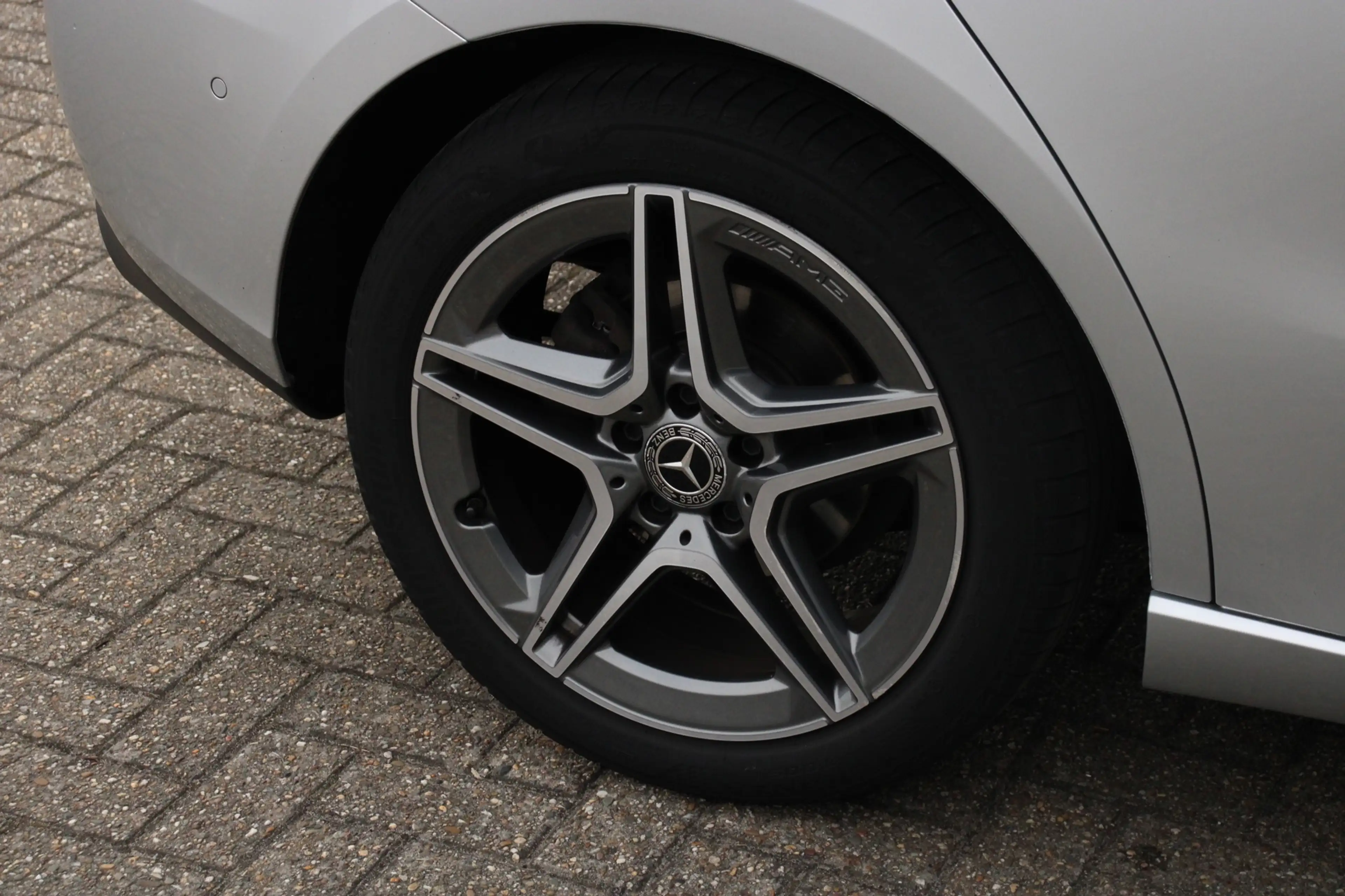 Mercedes-Benz B 200 200d 2.2D Business Line LED Adapt. Cruise H-Leder — photo 12
