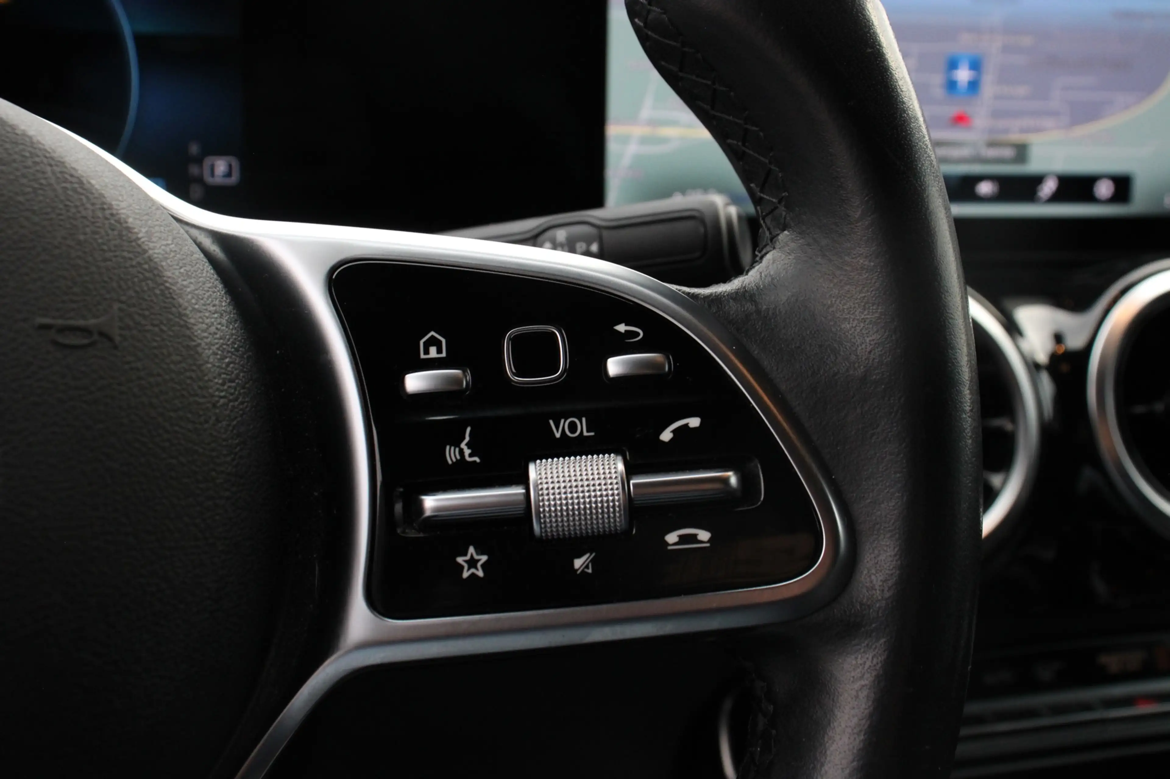 Mercedes-Benz B 200 200d 2.2D Business Line LED Adapt. Cruise H-Leder — photo 15
