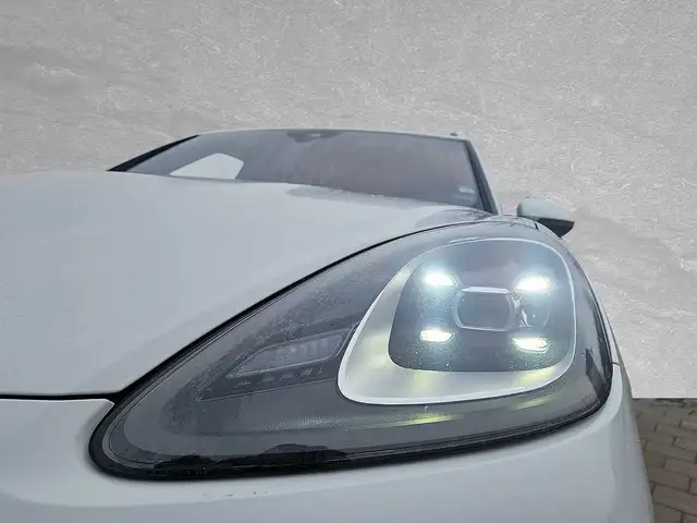 Porsche Cayenne view 5