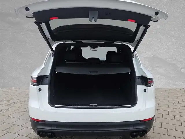 Porsche Cayenne view 7