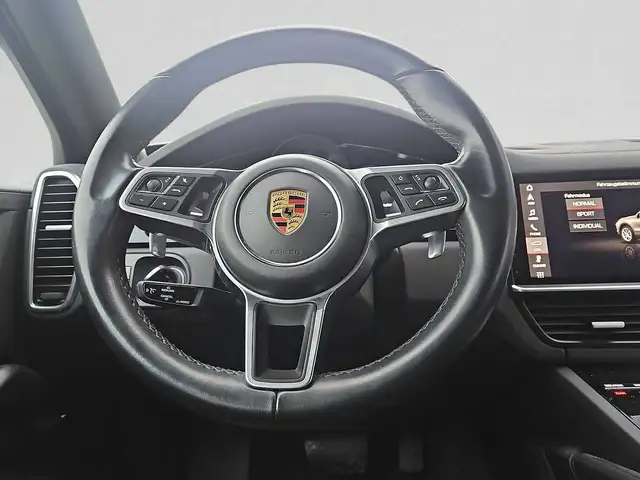 Porsche Cayenne view 12