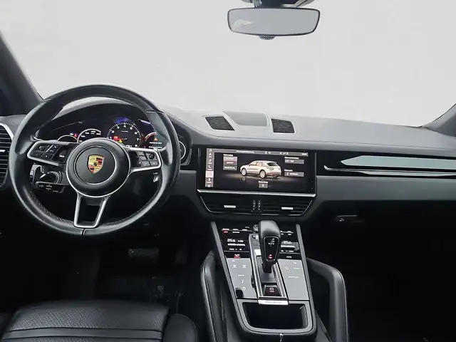 Porsche Cayenne view 10