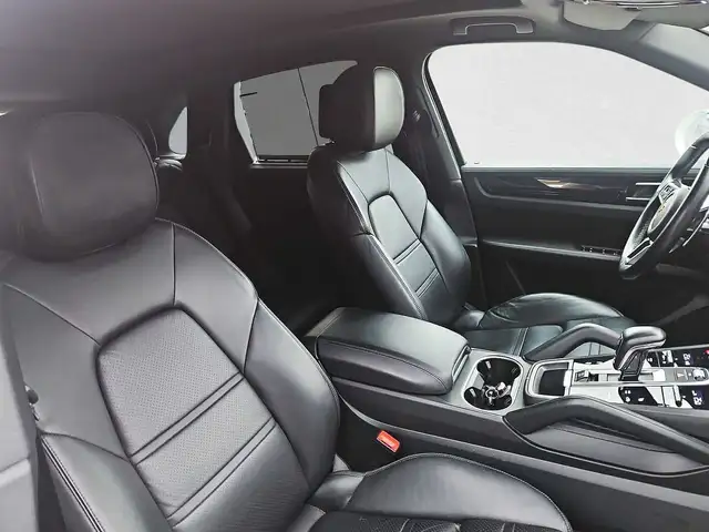 Porsche Cayenne view 9