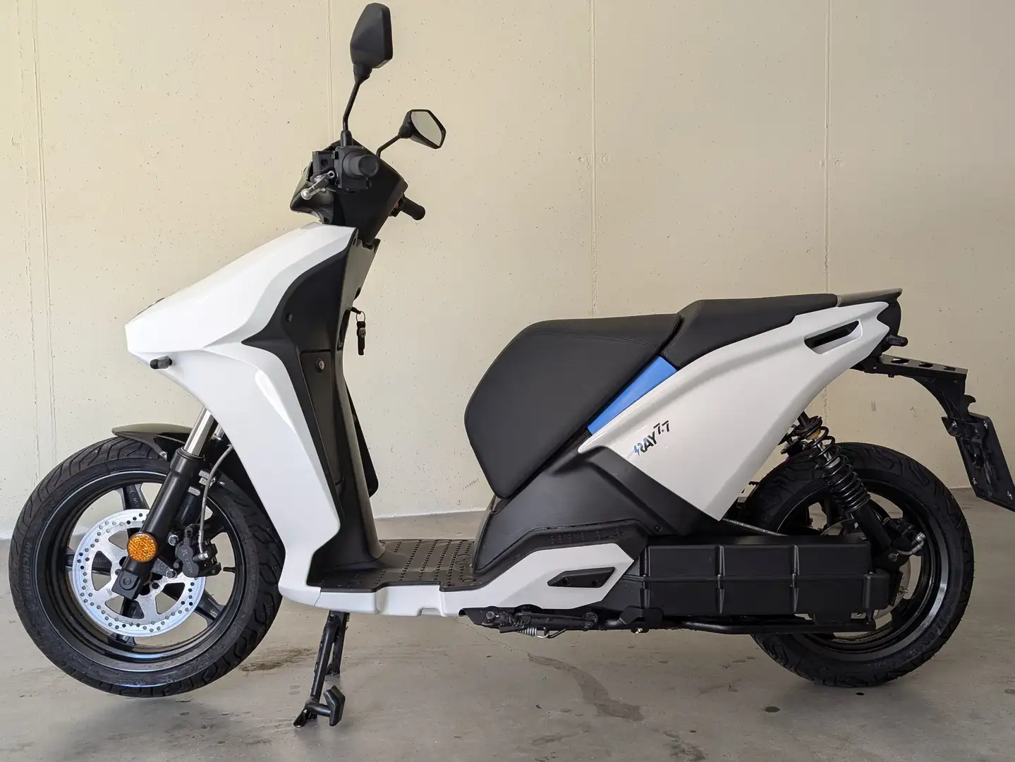 Ray 7.7 White - 2