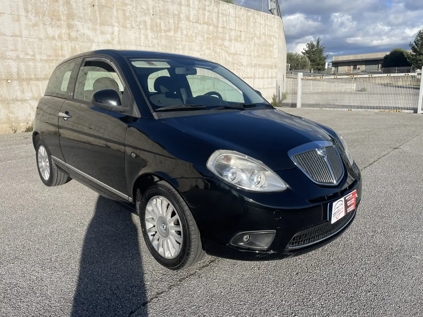 Lancia Ypsilon argento - 2