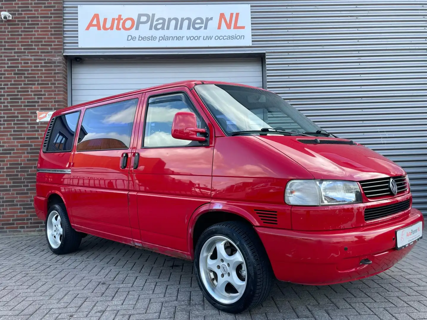 Volkswagen Transporter Caravelle 2.5! Automaat! 7-Persoons! Rood - 2
